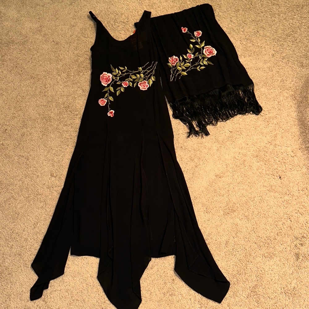 NWT Sue Wong Embroidered Tango Rose Dress With Matching Scarf